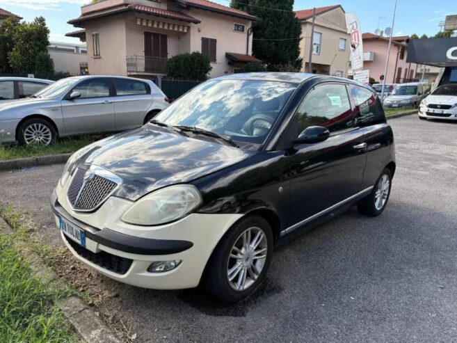 YPSILON 1.3 MJT 75 CV MODAMILANO-AUTO PER COMMERC
