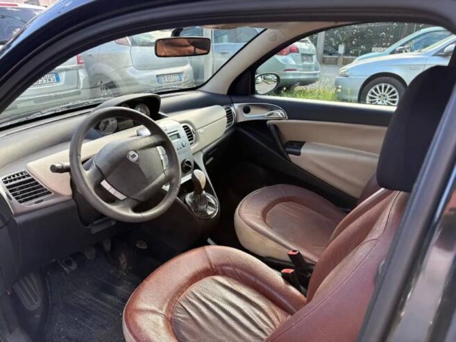 YPSILON 1.3 MJT 75 CV MODAMILANO-AUTO PER COMMERC