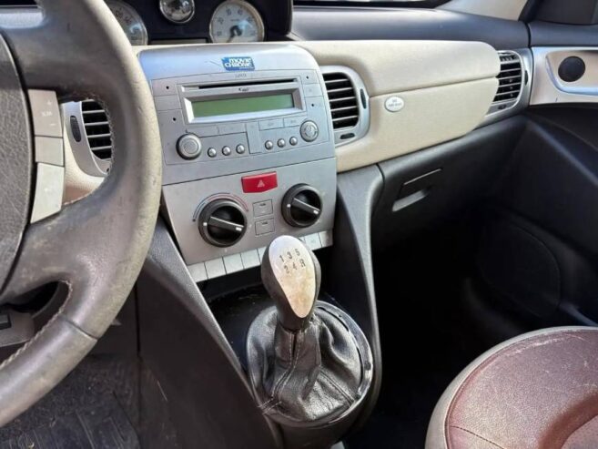 YPSILON 1.3 MJT 75 CV MODAMILANO-AUTO PER COMMERC